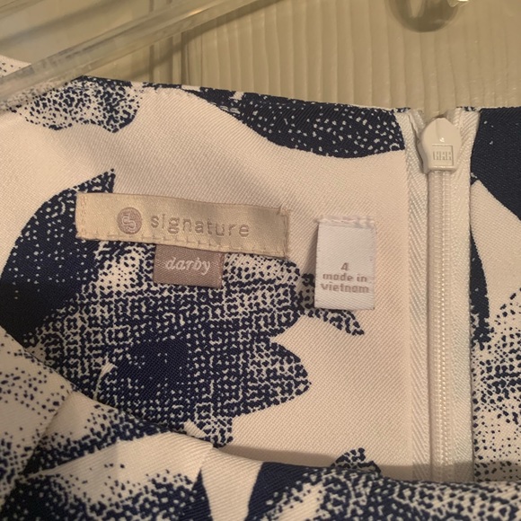 Dress Barn | Floral blue and white dress - Picture 2 of 5